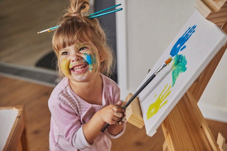 10 nombres de bebé que representan creatividad